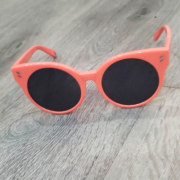 Stella McCartney kids cateye sunglasses in pink smoke/ great condition - Picture 3 of 7